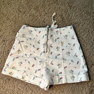 FOREVER 21 WHITE SHORTS